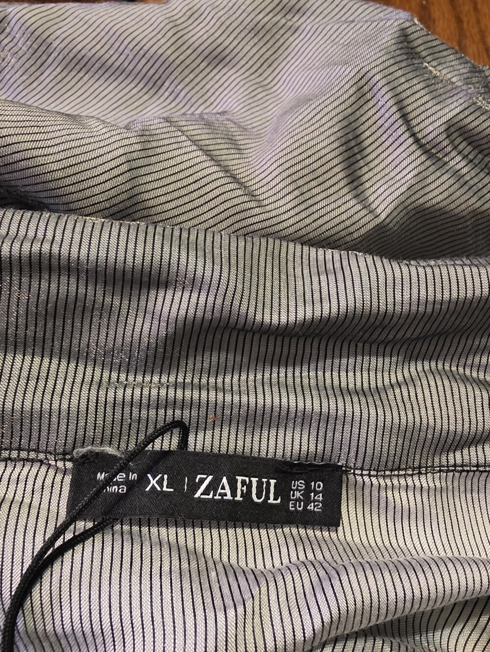 Zaful Metallic Quarter Zip Cropped Windbreaker Jacket Gray Stripe Size XL - Picture 9 of 11